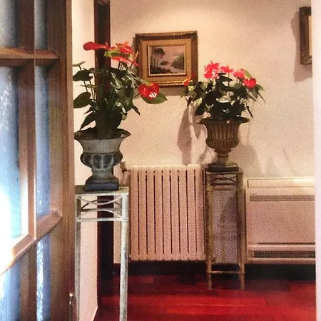 Con Piscina Interior