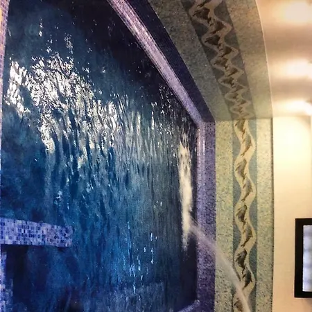 Con Piscina Interior *